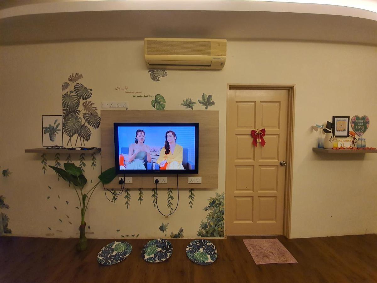Swimming Pool Party House Appartement Batu Pahat Buitenkant foto