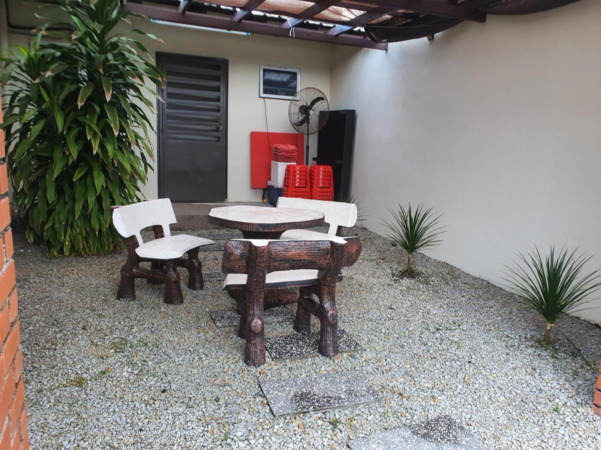 Swimming Pool Party House Appartement Batu Pahat Buitenkant foto