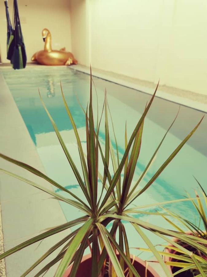 Swimming Pool Party House Appartement Batu Pahat Buitenkant foto